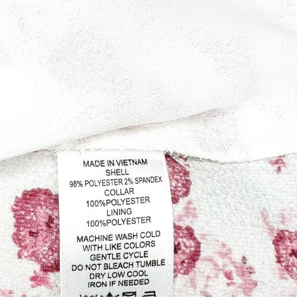 CeCe Ditsy Floral Blouse in White and Blush - Picture 11 of 12